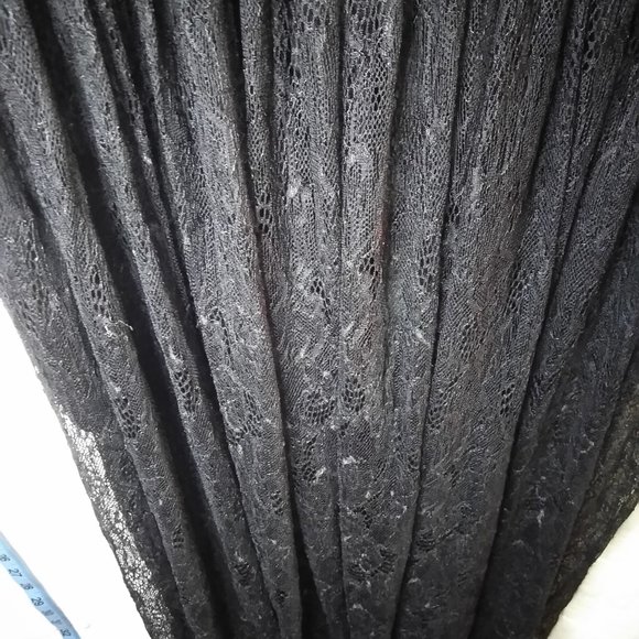 FAVLUX Flowy Sheer Lace Skirt W/ built in shorts! Small - Picture 2 of 13